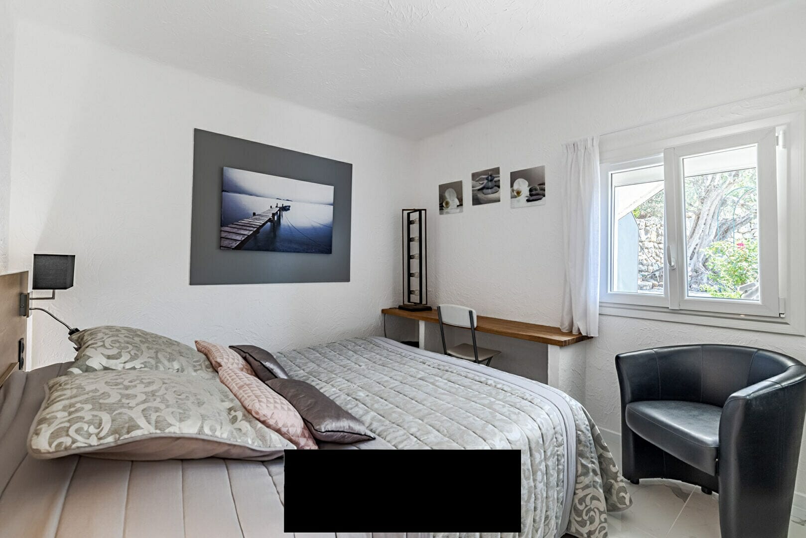 11858796-51987357-11