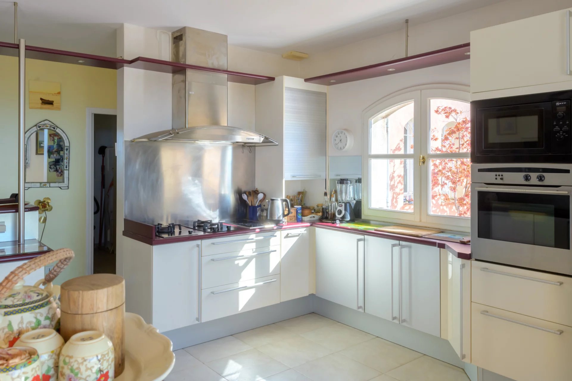 13360979-83587886-10