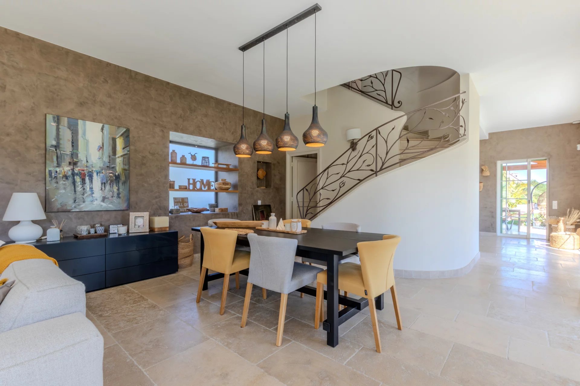 13057810-85736650-11