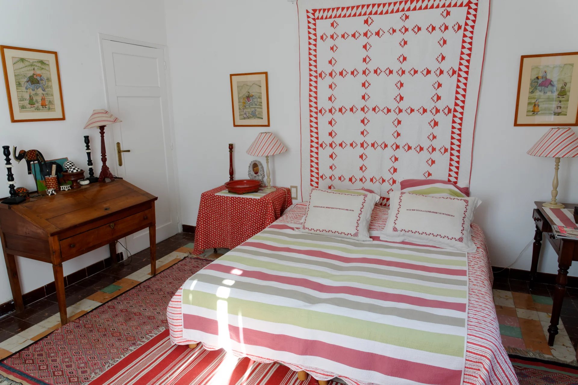 15028101-85842424-11