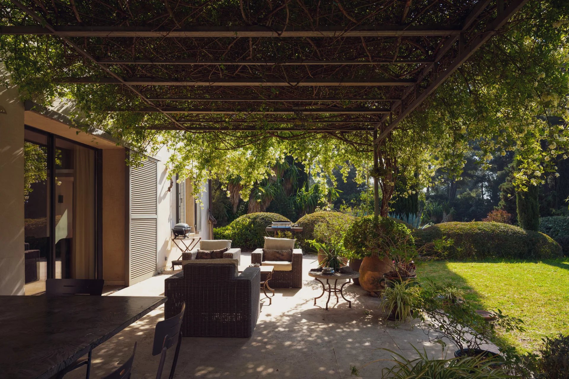 10531326-86056323-12