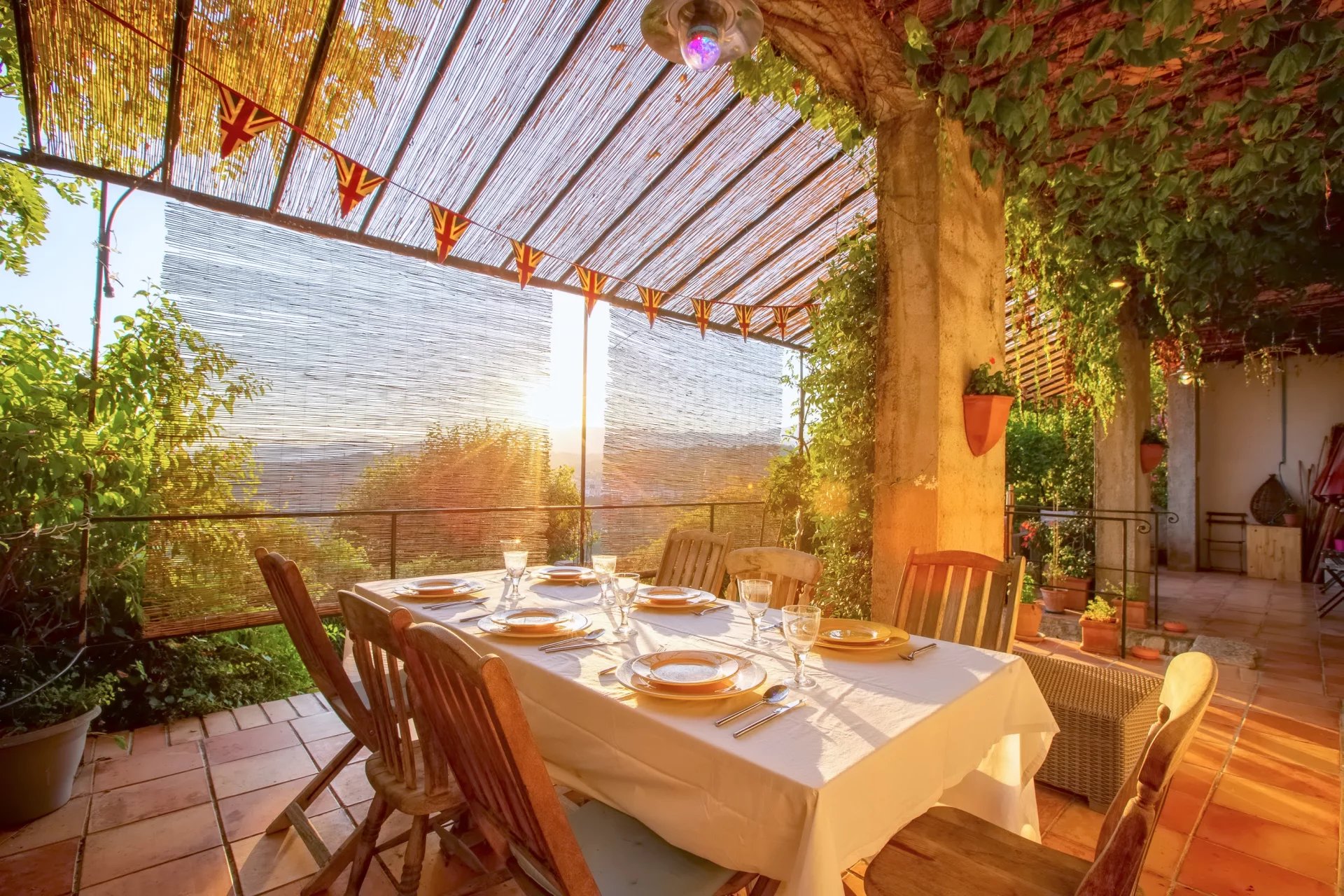 14601229-86155199-12