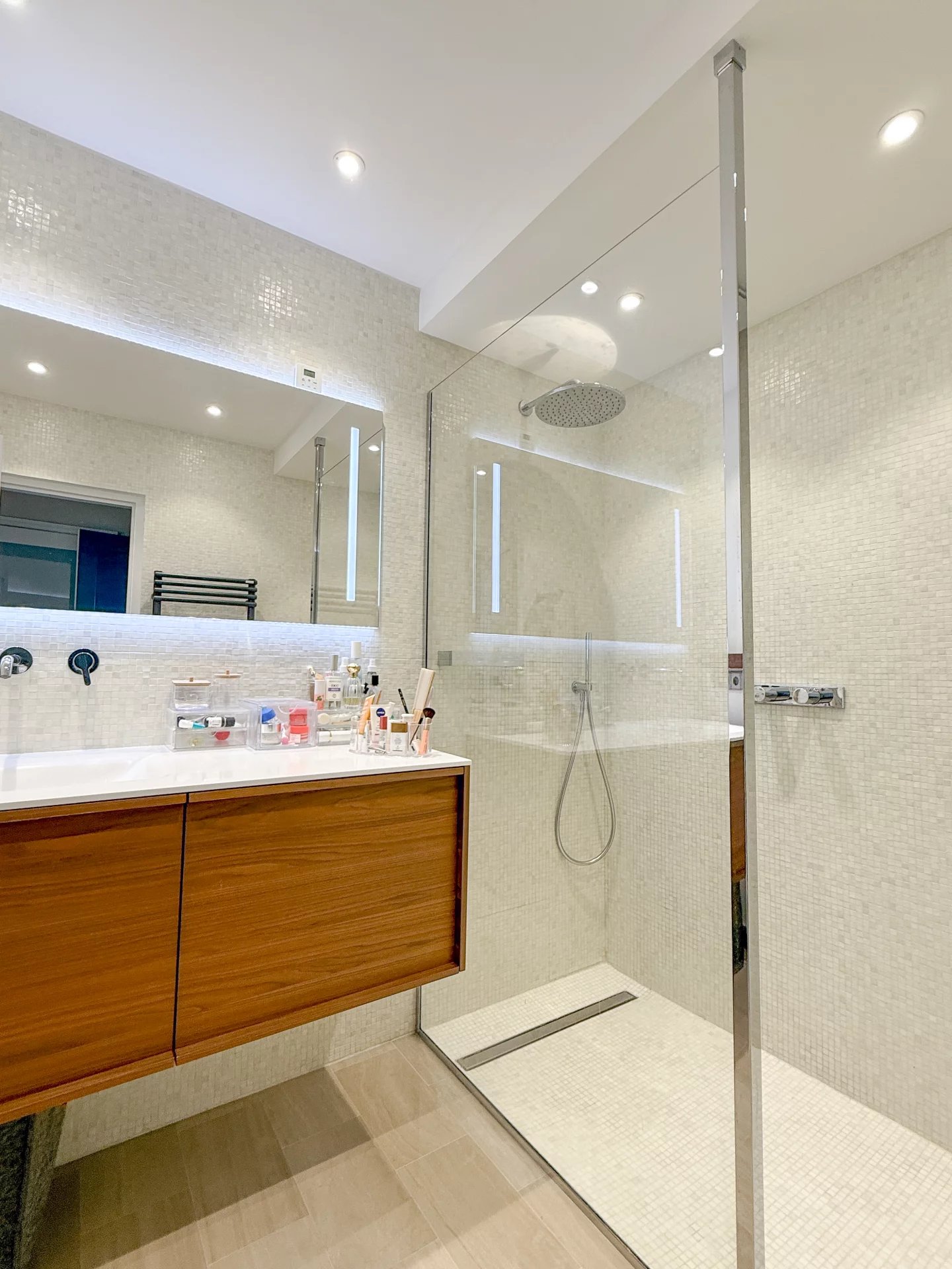 10676277-86355930-10