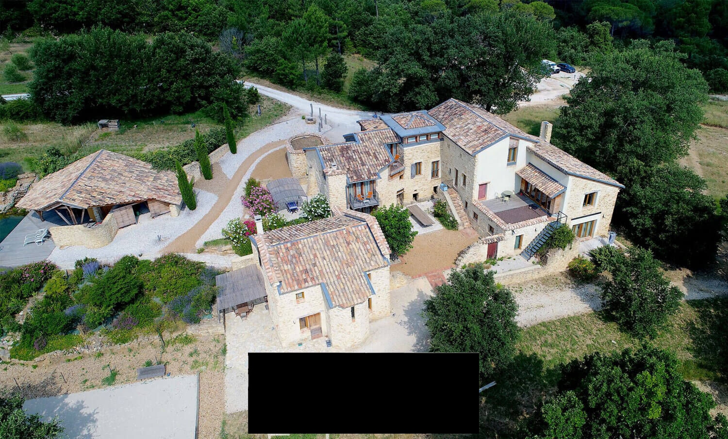 13559629-59675562-2