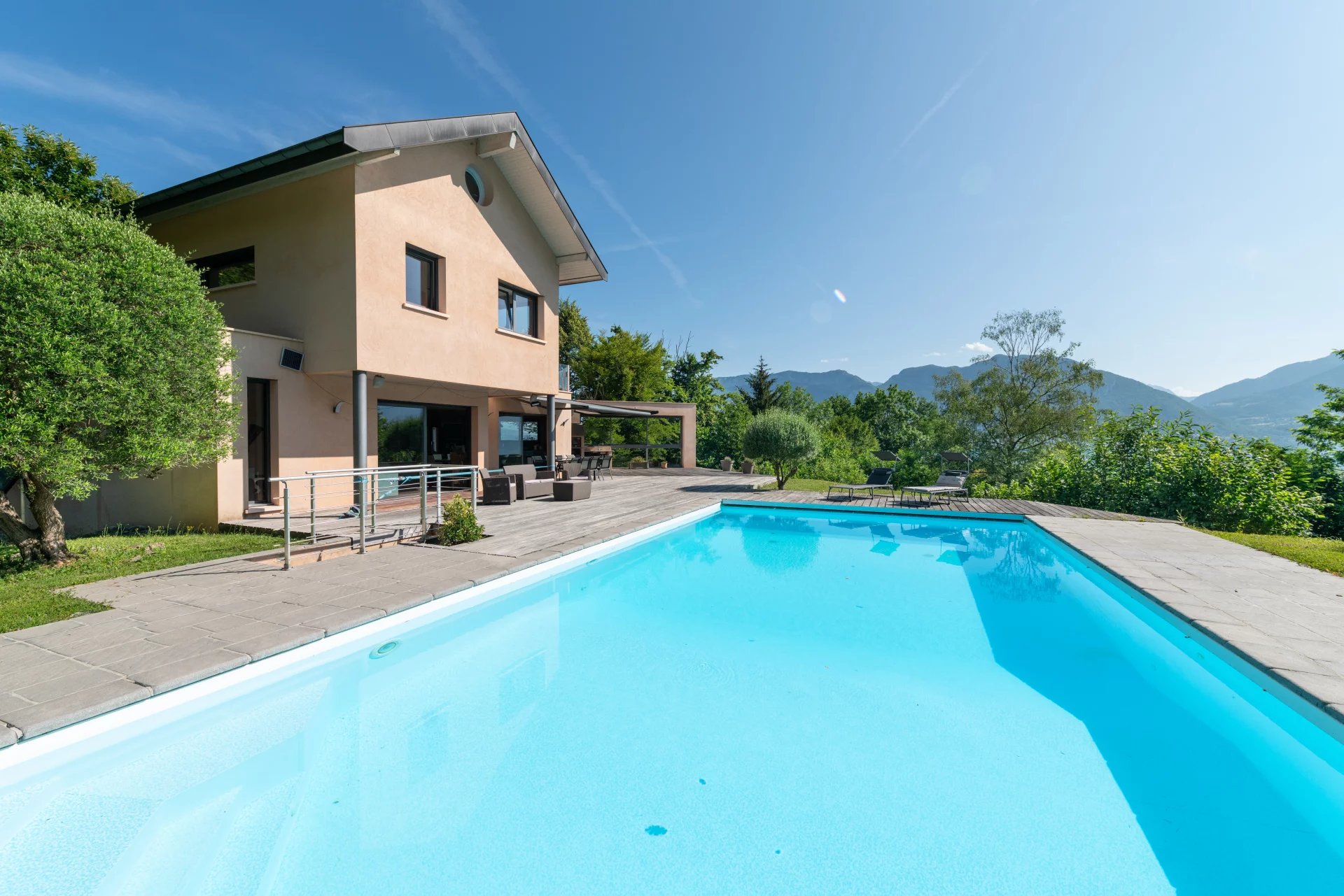 13378021-86040161-10