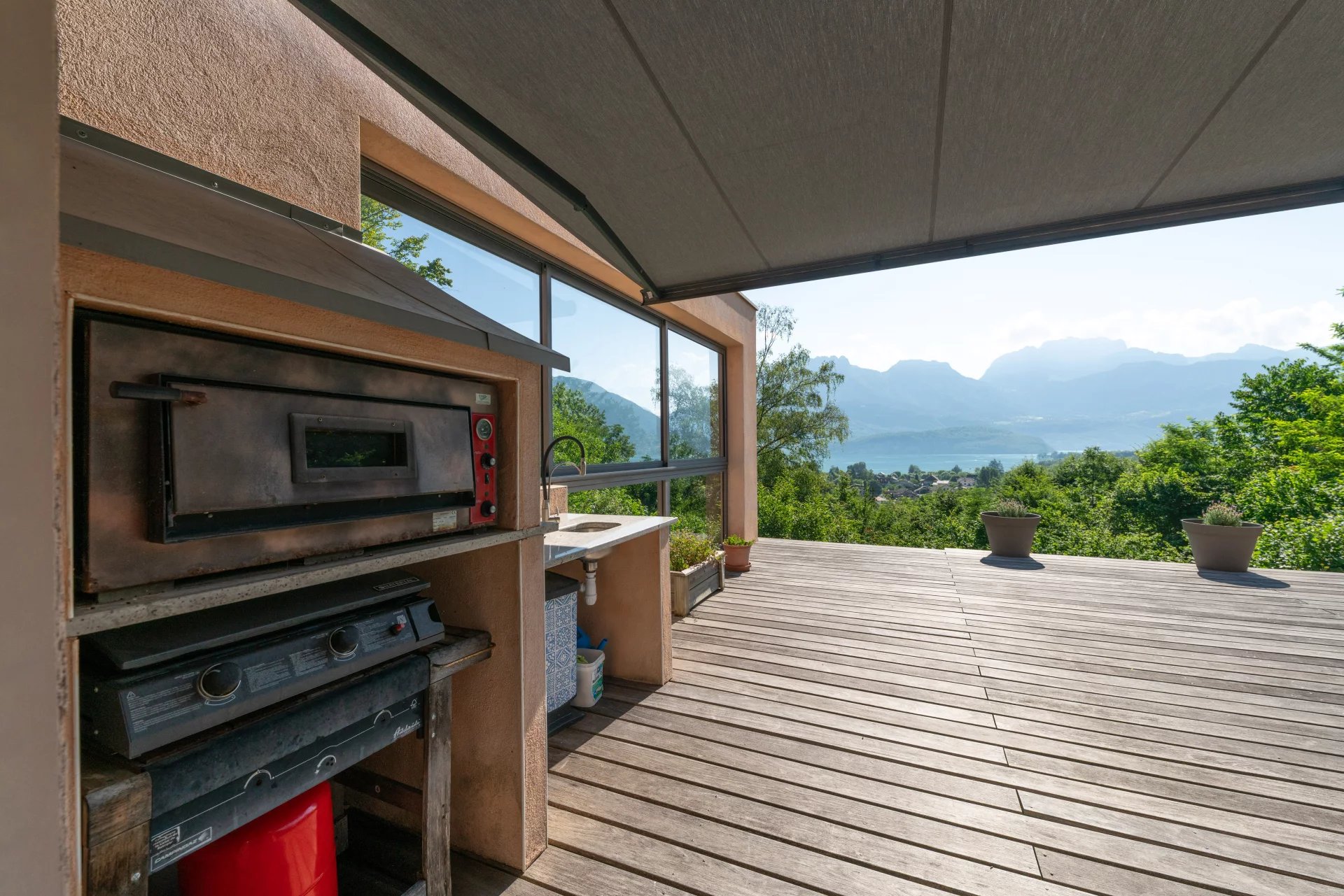 13378021-86040161-11