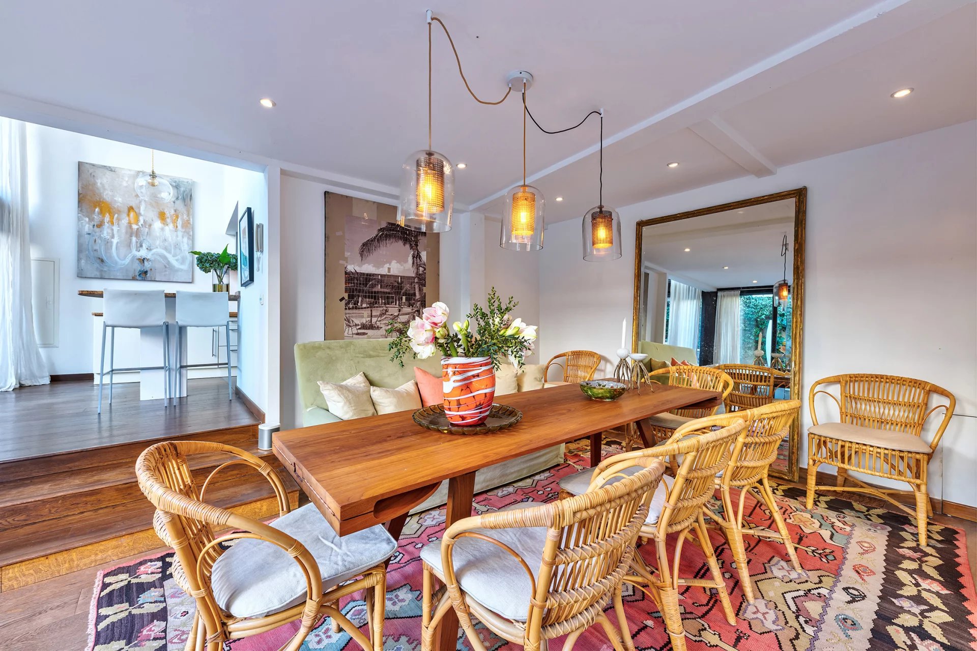 12290937-85522228-25