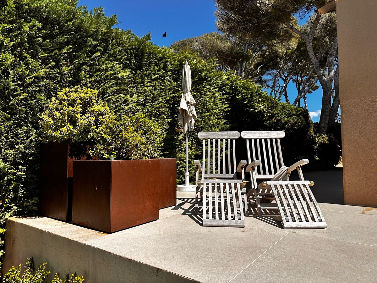 12331730-14796290-10