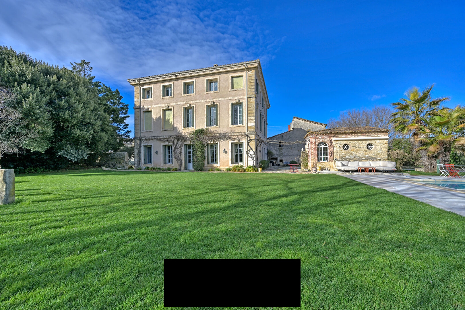 13559629-60003038-10