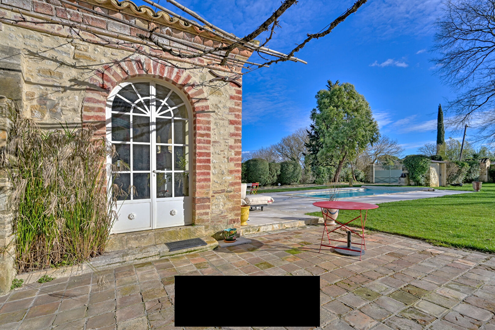 13559629-60003038-11