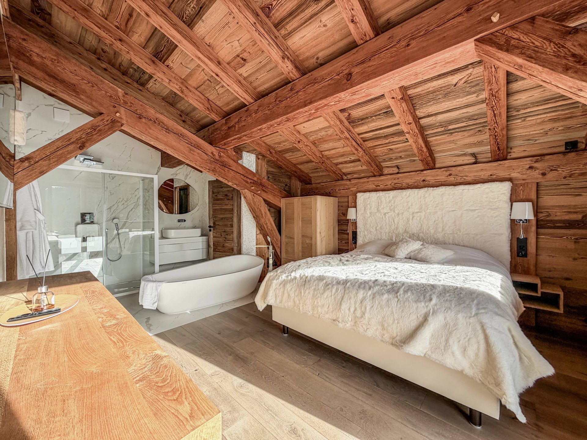 15142928-86775595-10