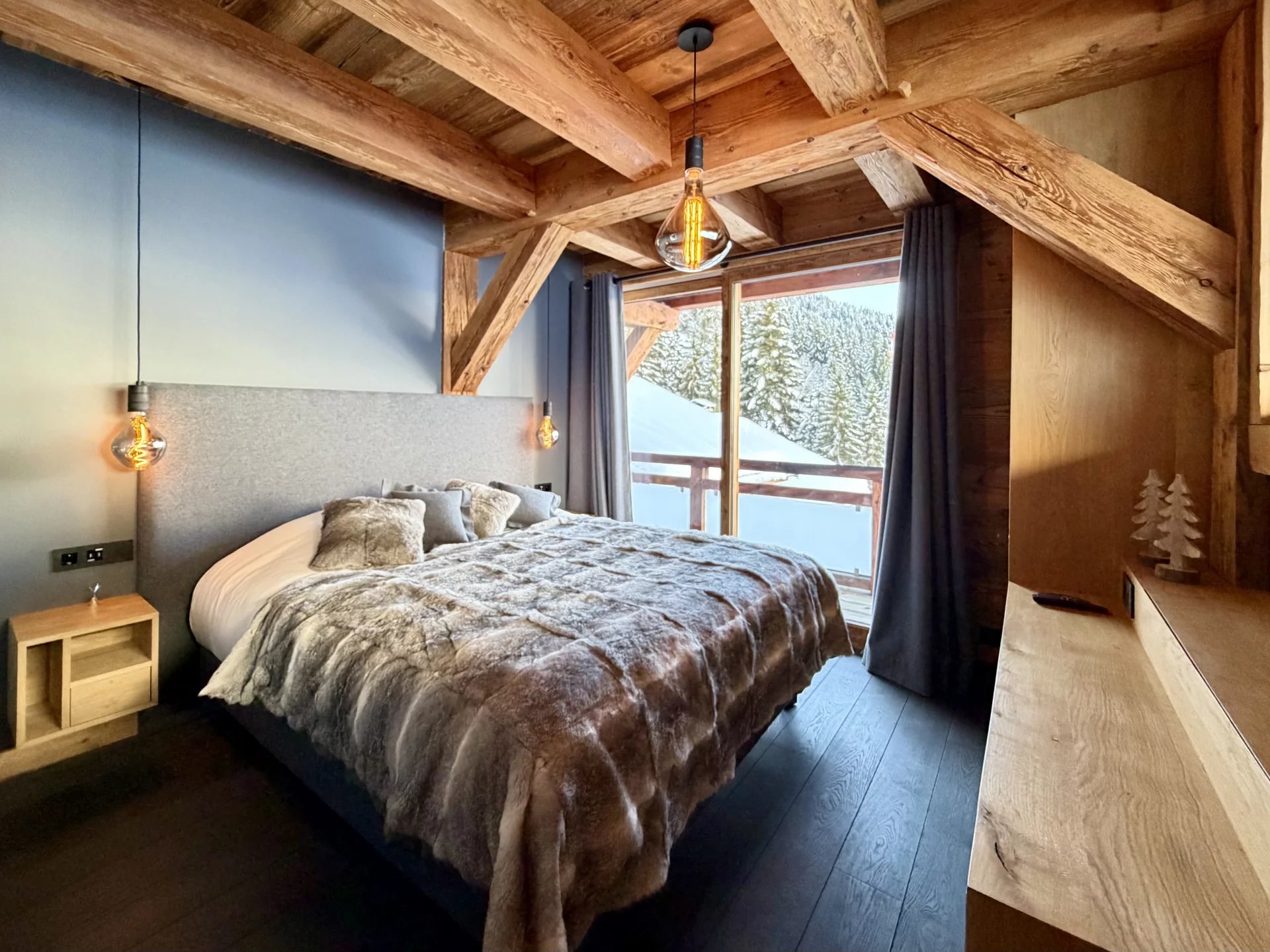 15552249-86720541-11