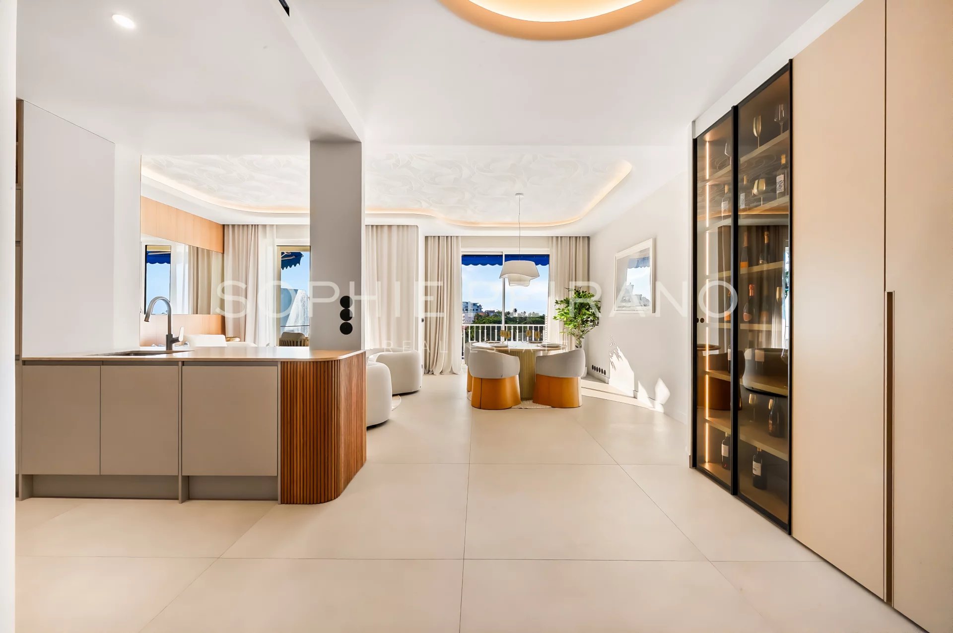 15837277-86736815-12