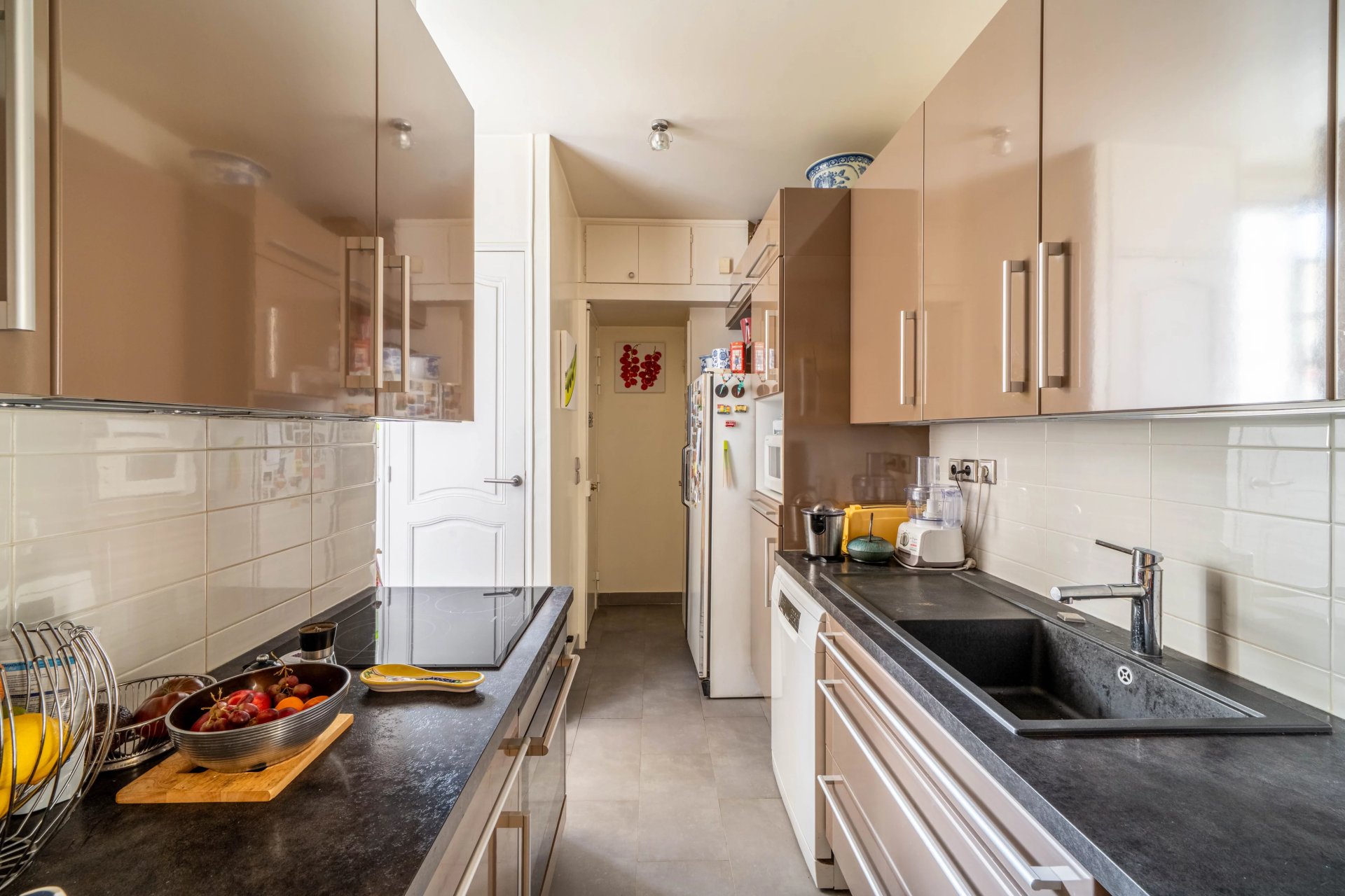 16005308-86759896-11