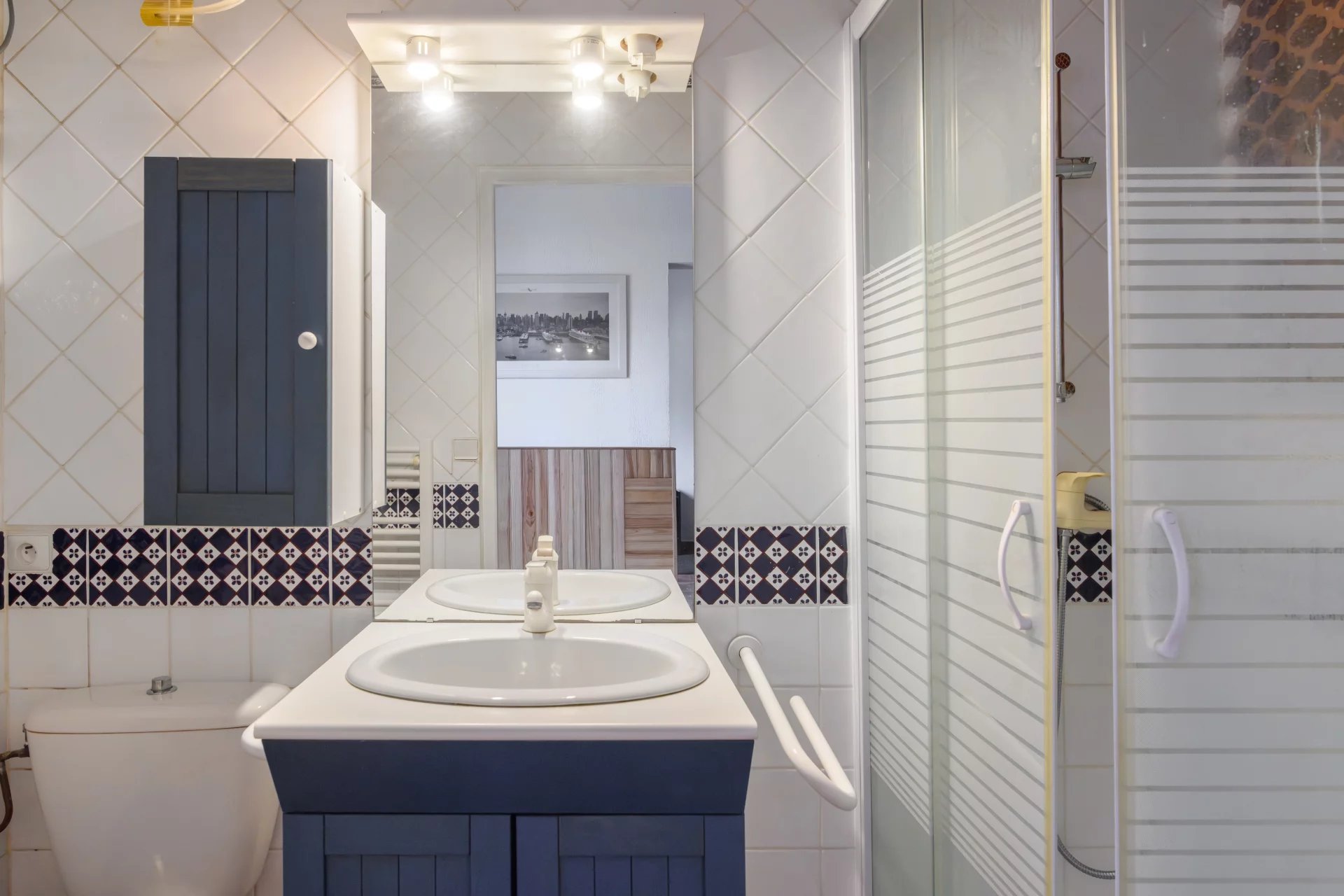 13712134-86711748-11