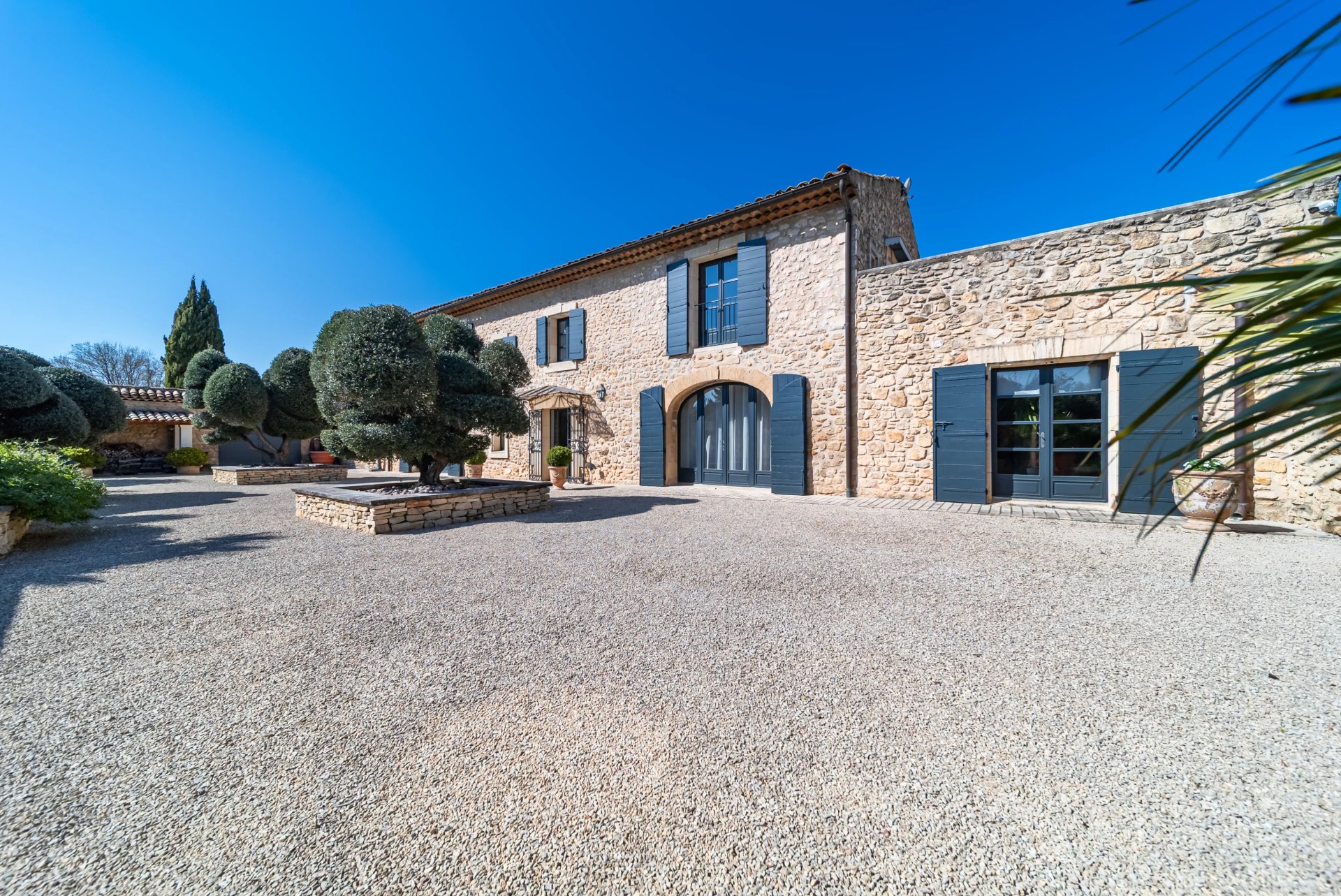 15028101-86731620-10