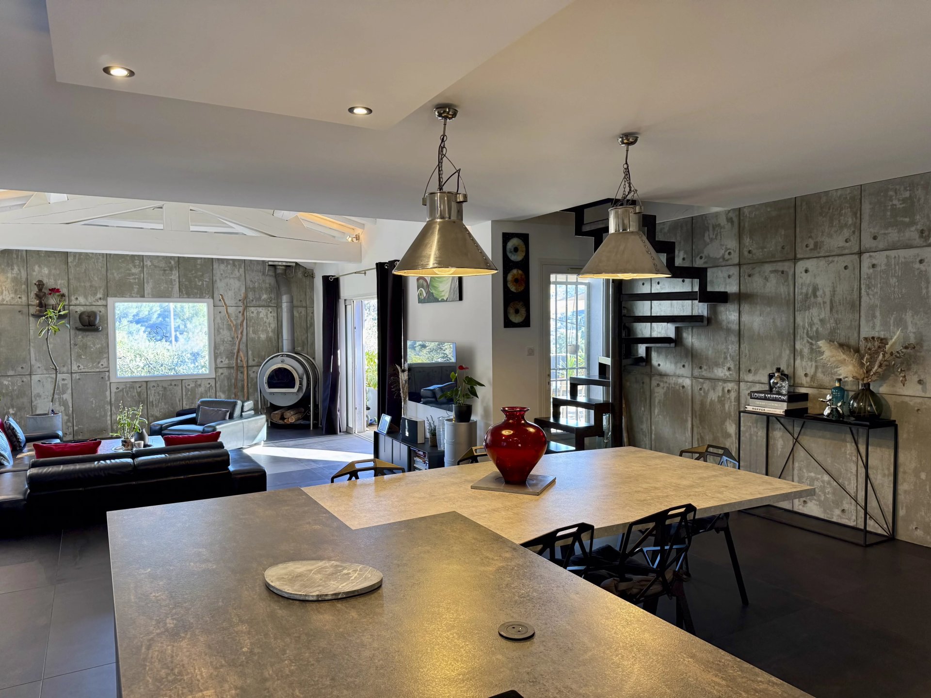 16000922-86775552-10