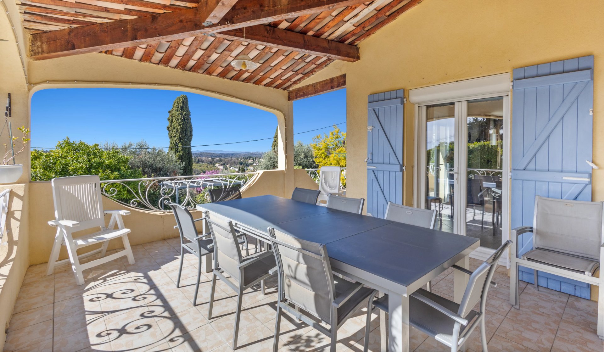 12290937-86822477-178