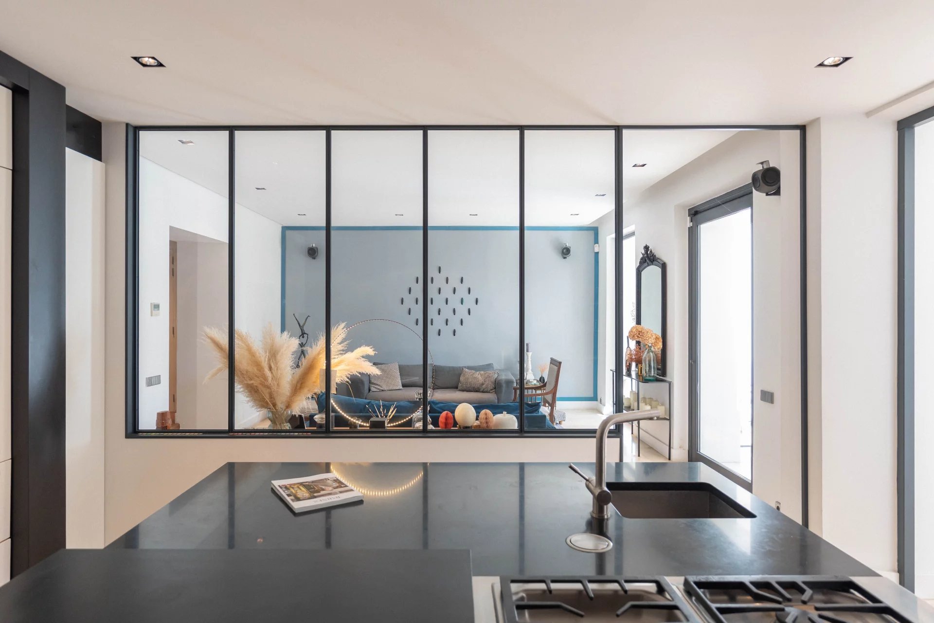 13712134-86881151-11