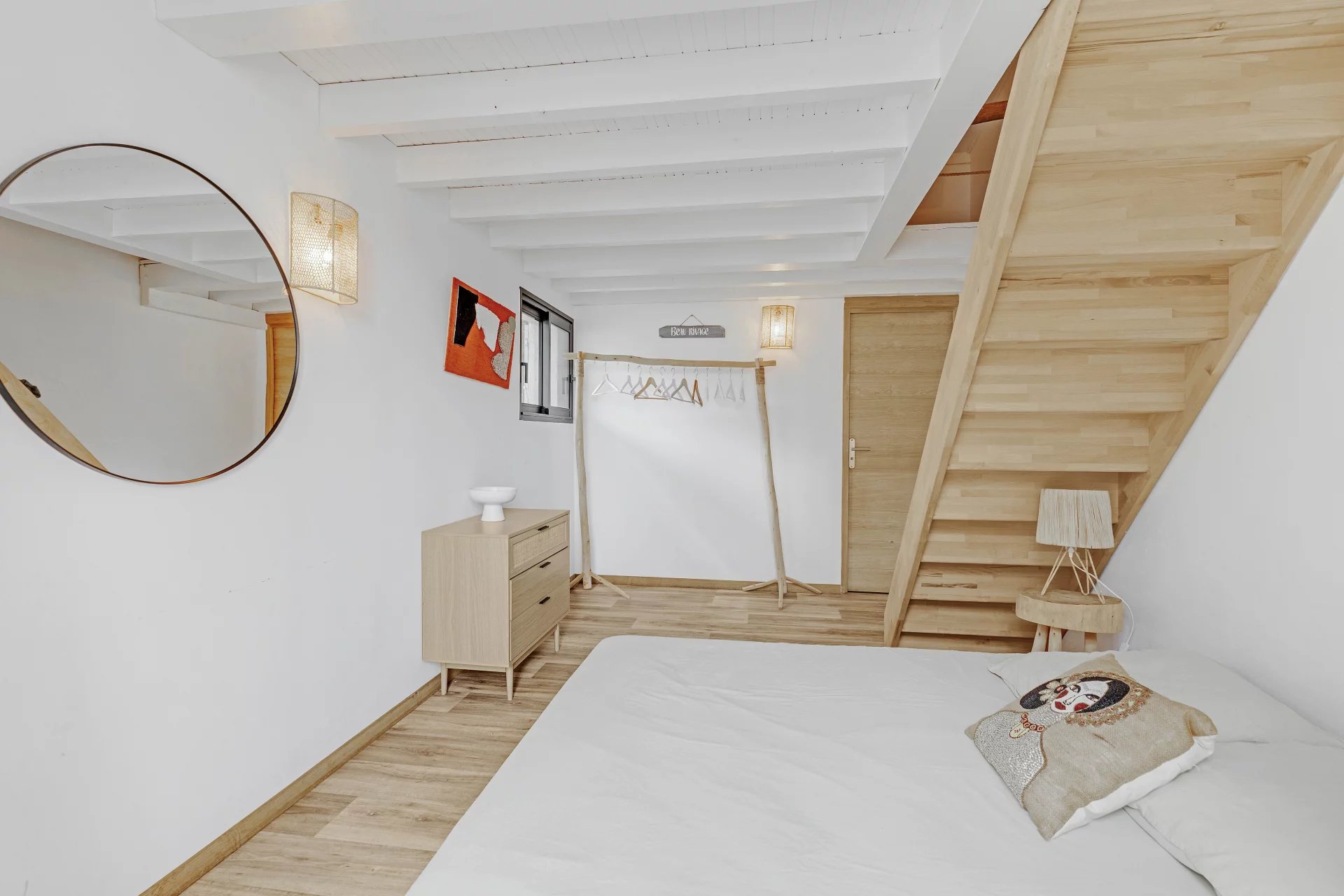 14190331-86167171-12