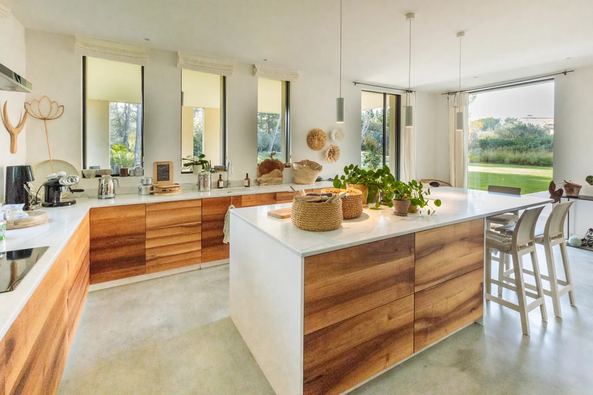 15028101-85421260-11