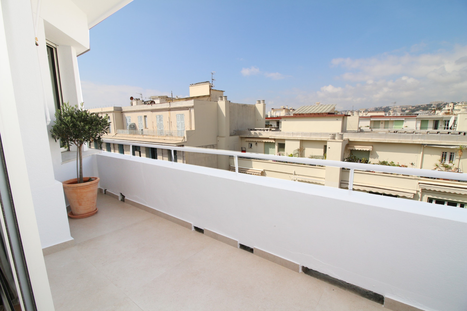 15431106-FR6588636-1