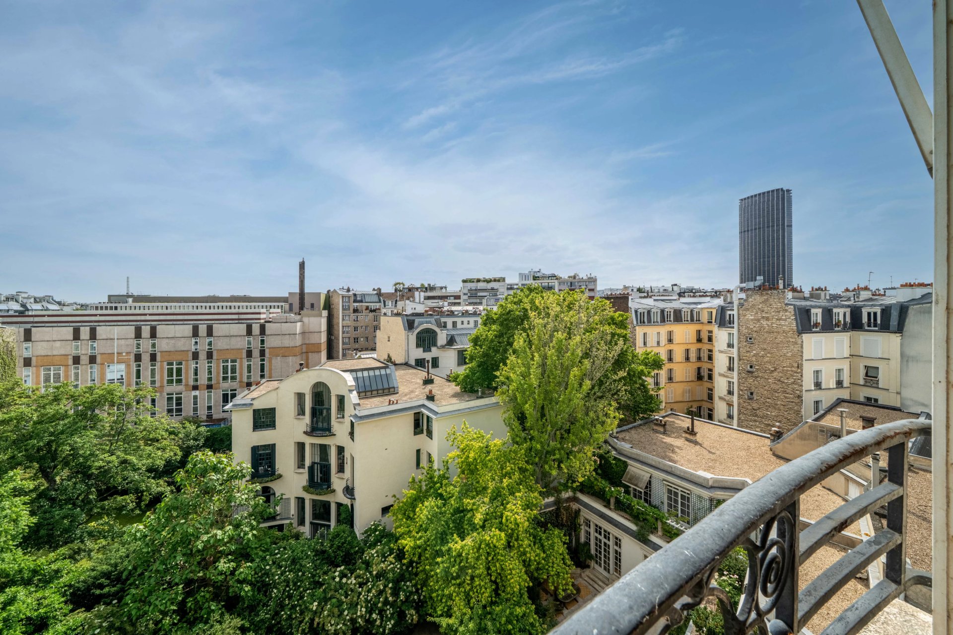 16075312-86853197-11