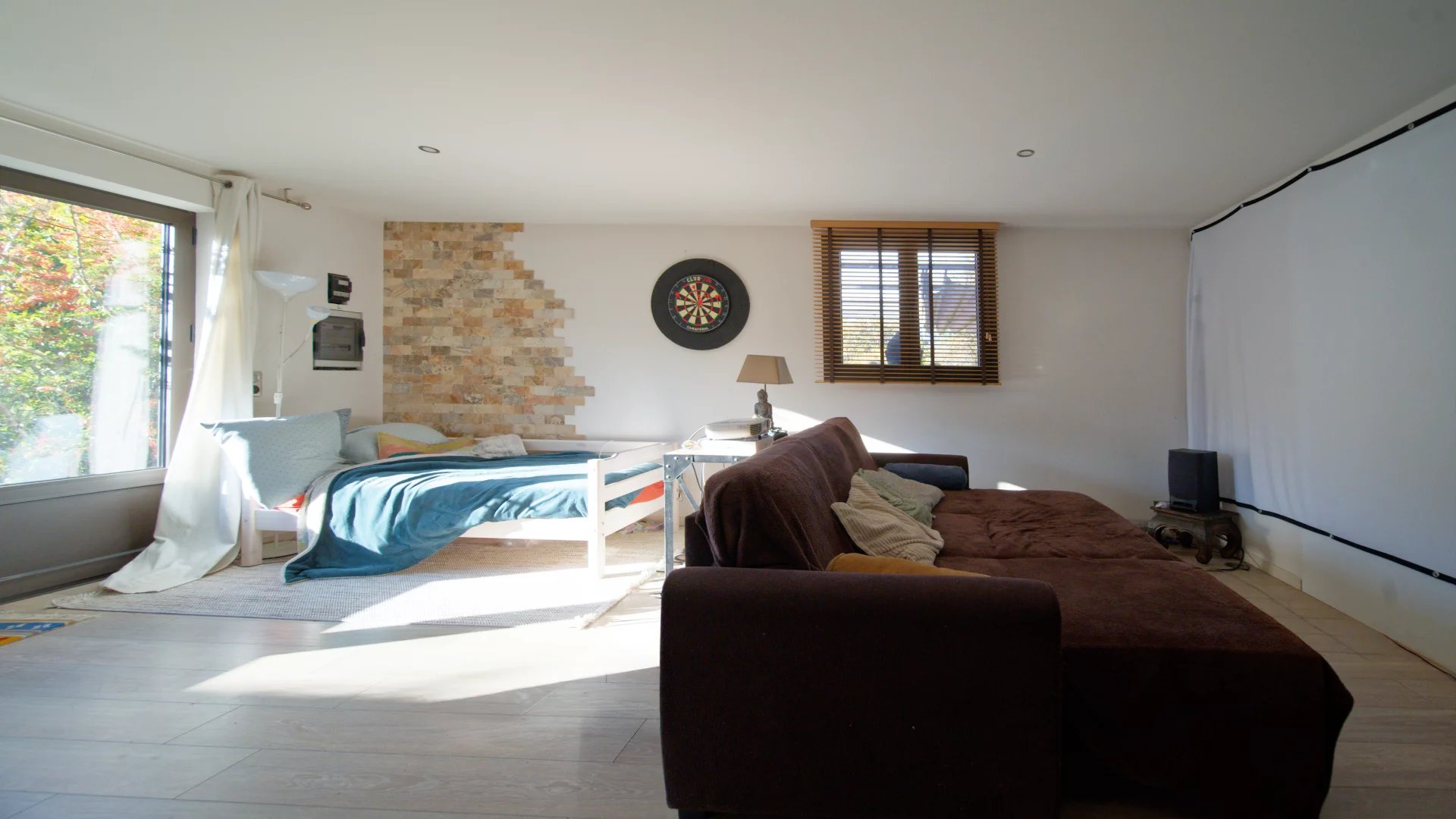 16128716-86701698-11