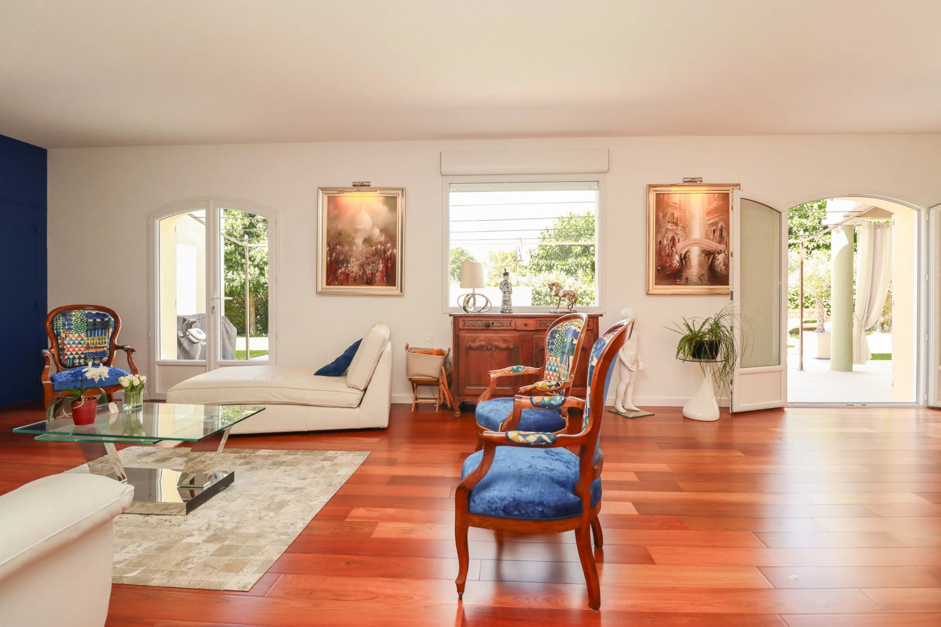 16132982-86829844-10