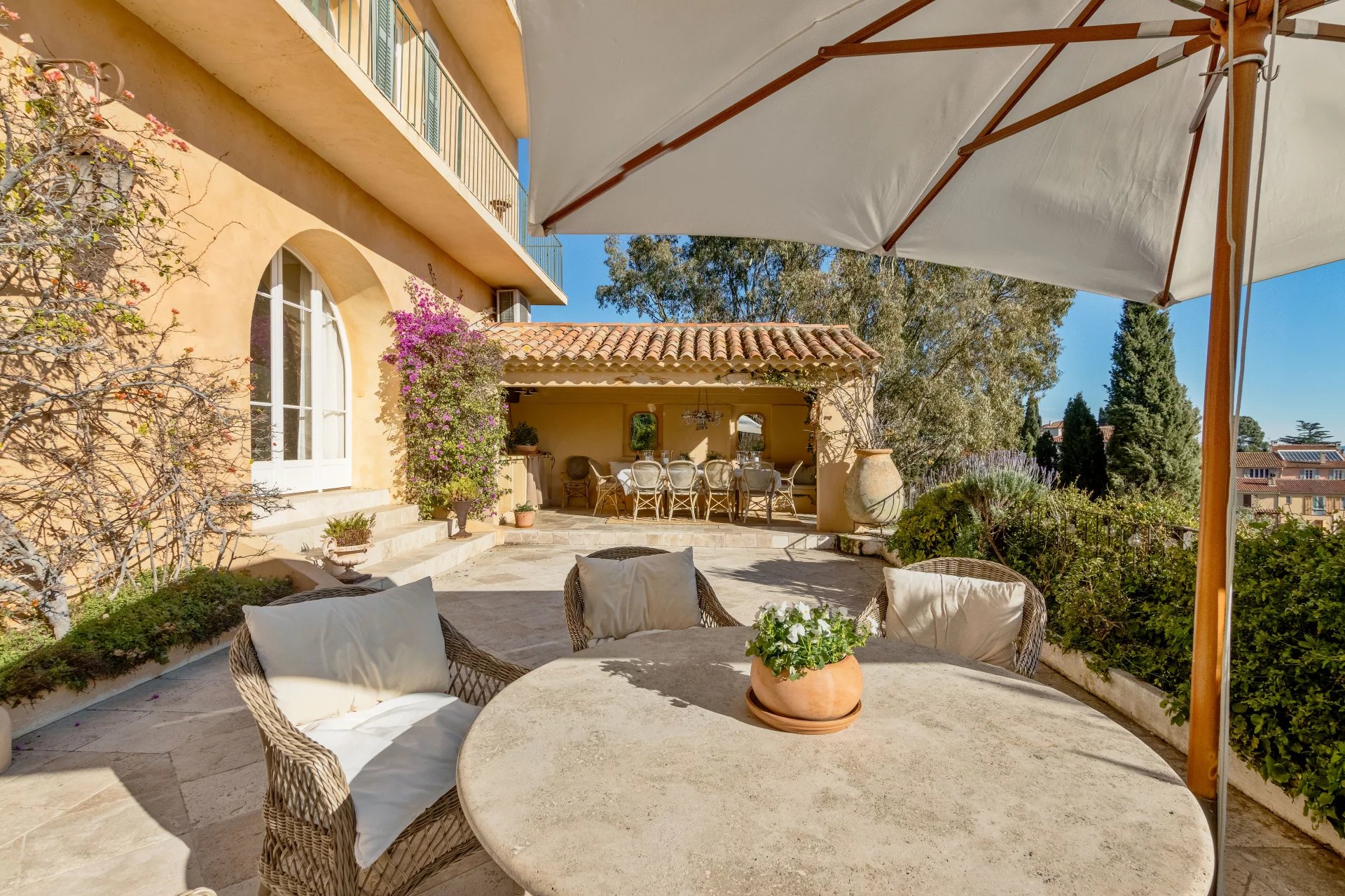 16133950-86730164-10