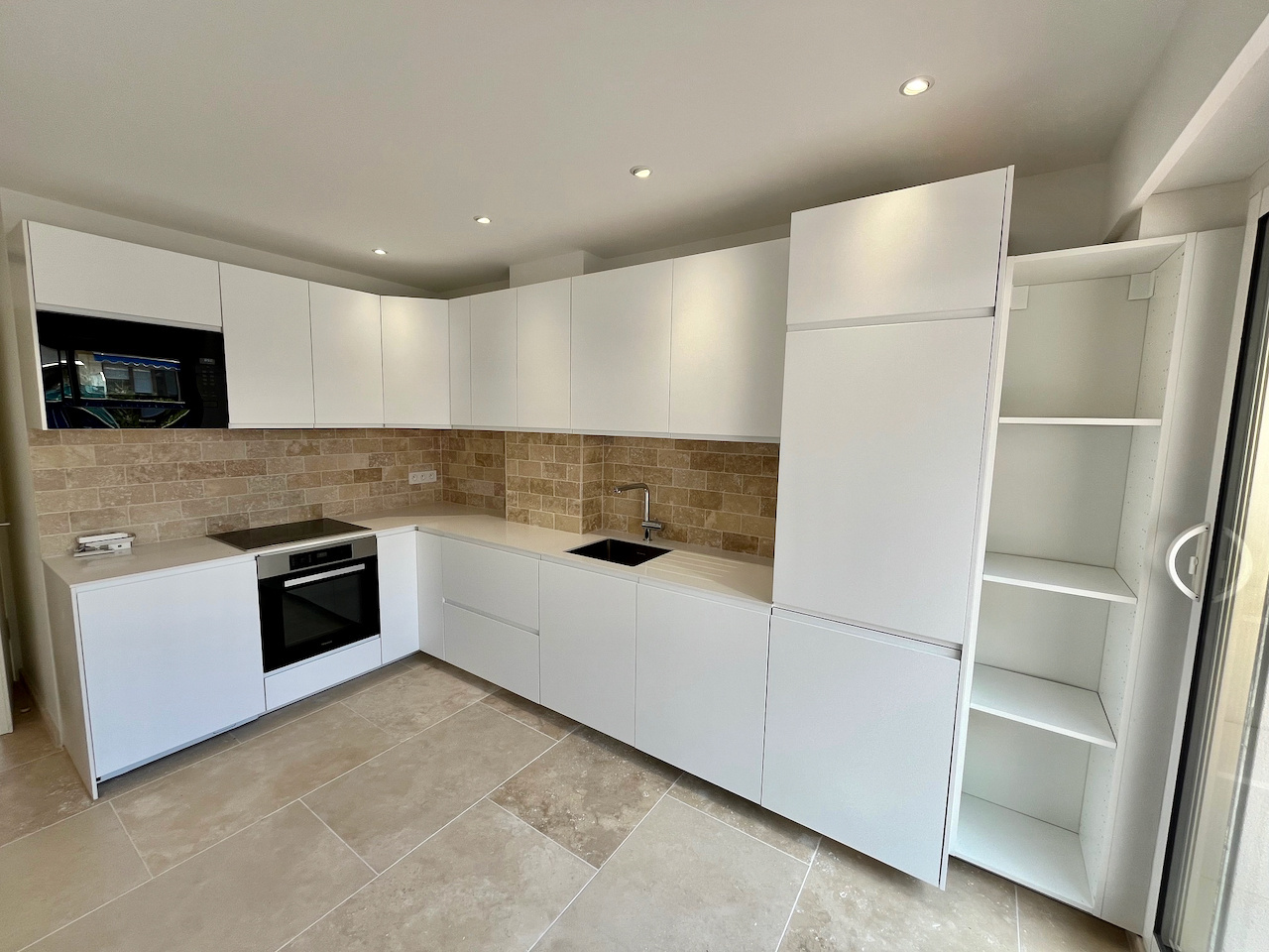 6803973-VAP10000958-1