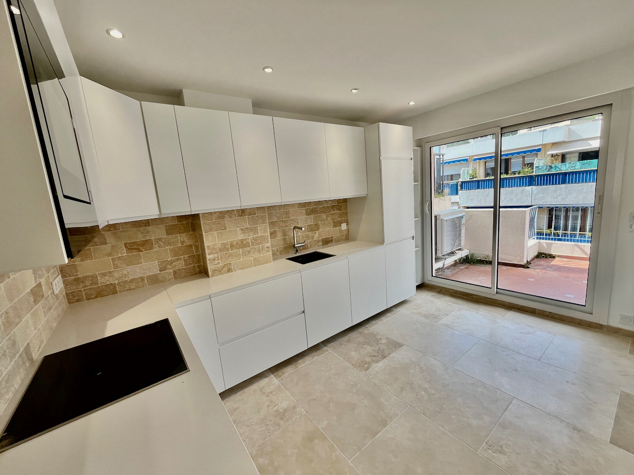 6803973-VAP10000958-5