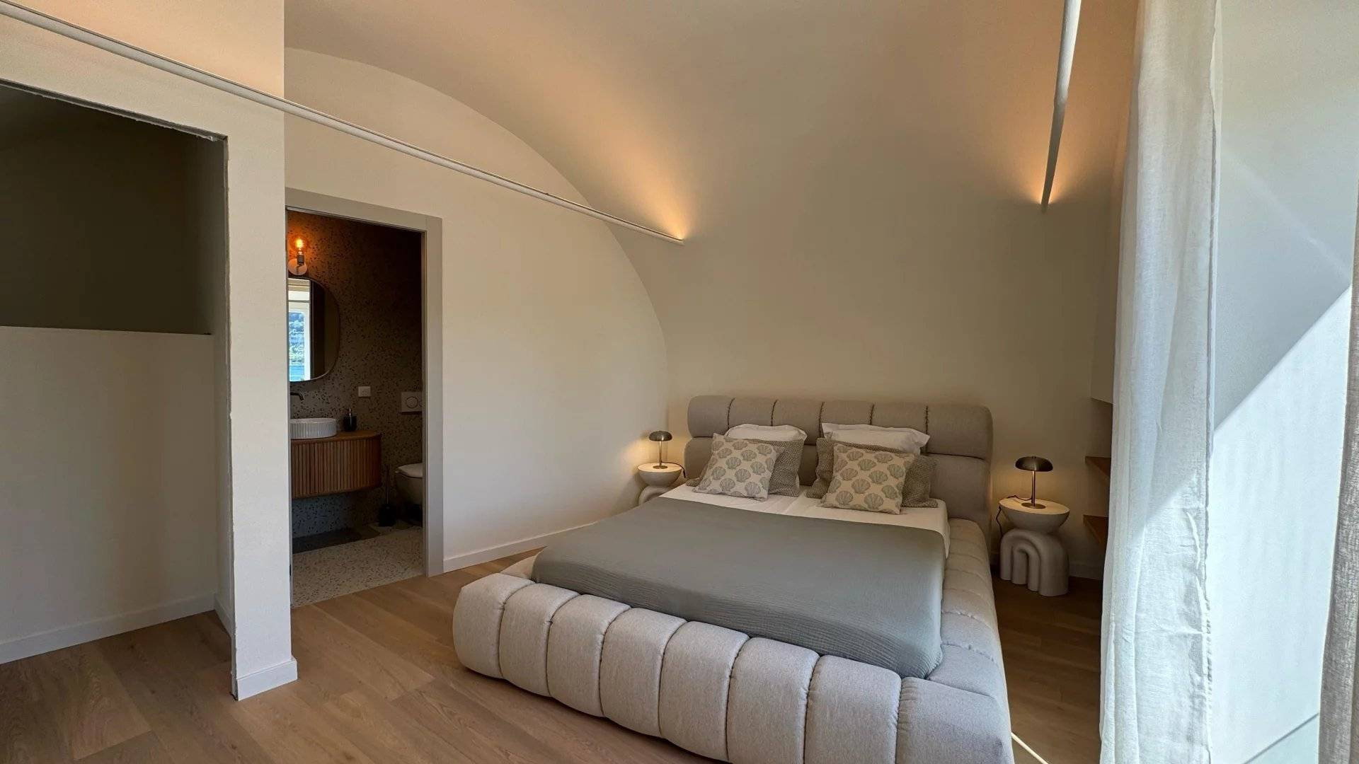 6803973-VAP10001043-3