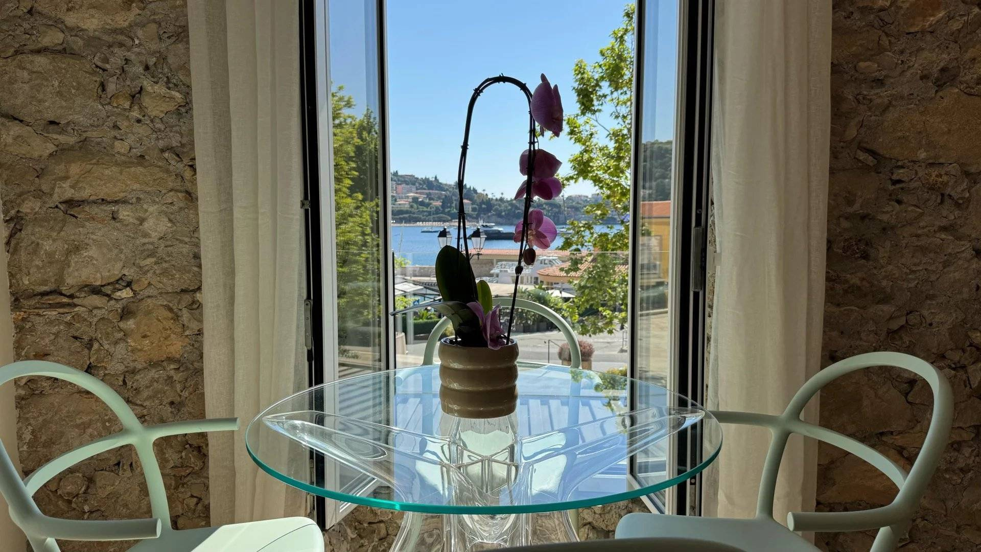 6803973-VAP10001043-9