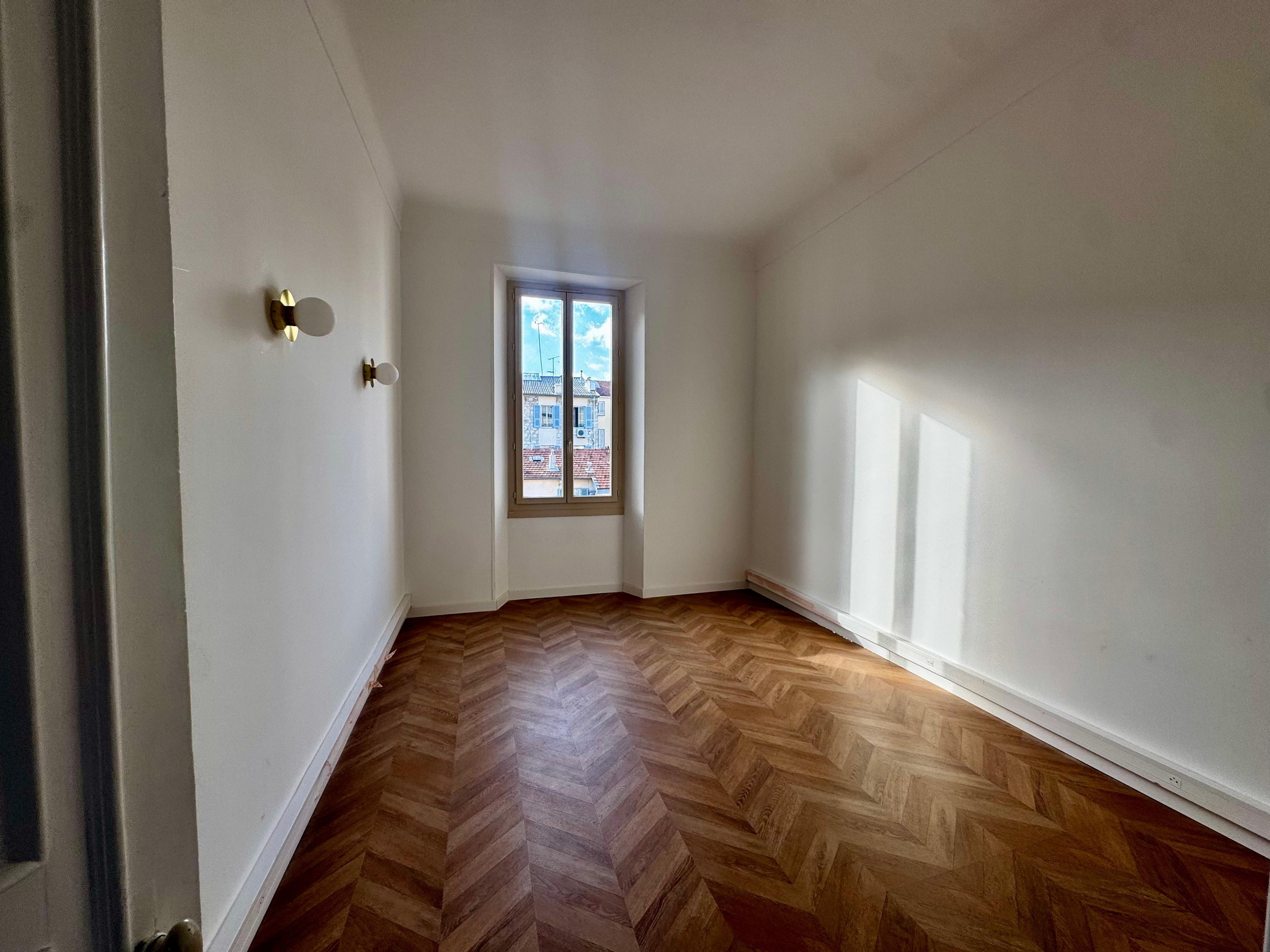 6803973-VAP10001056-3